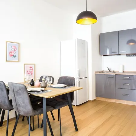 Waltrovka One Bed Apartment *