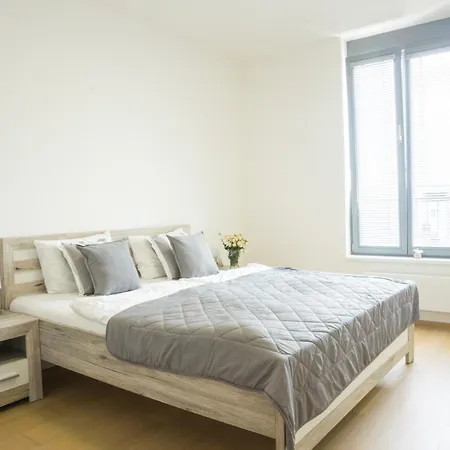 Waltrovka One Bed *