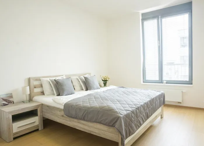 Waltrovka One Bed *